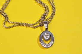 Collar dije ovalado piedras y blanco (2).jpg